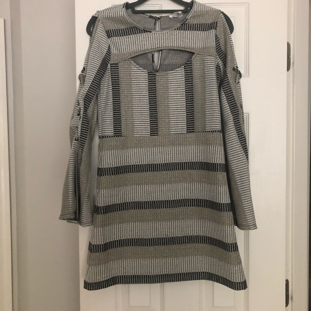 BCBG DRESS! - Picture 3 of 6